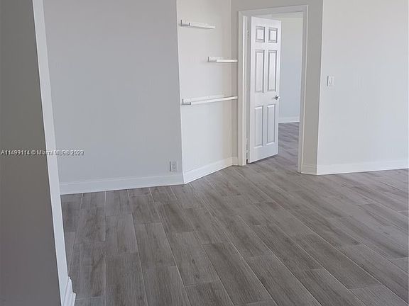 5th image of 3530 Mystic Pointe Dr APT 2009