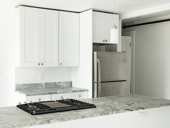 3rd image of 60-62 Trumbull St #60-3