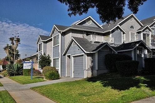 3rd image of 122 S Clementine St APT 2C