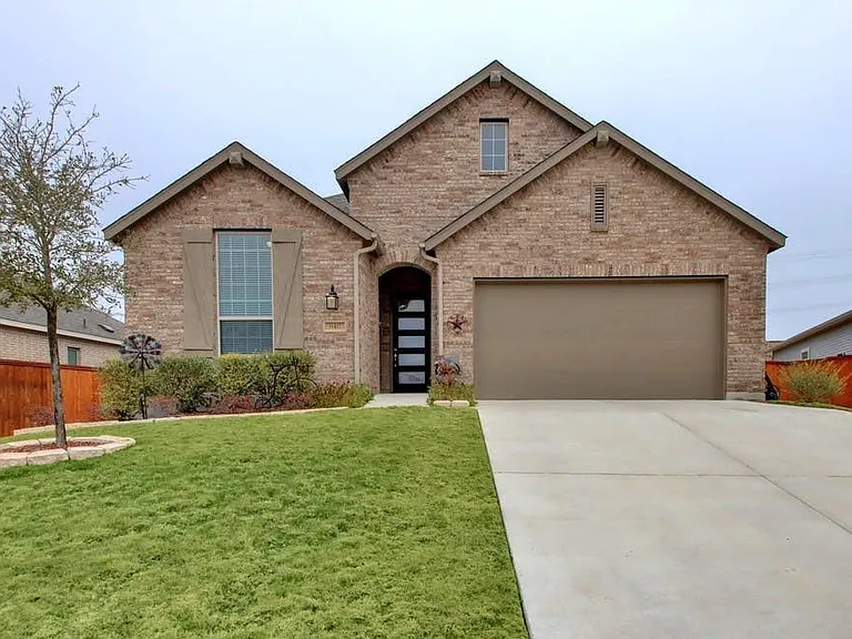 11417 American Mustang Loop — Photo 1