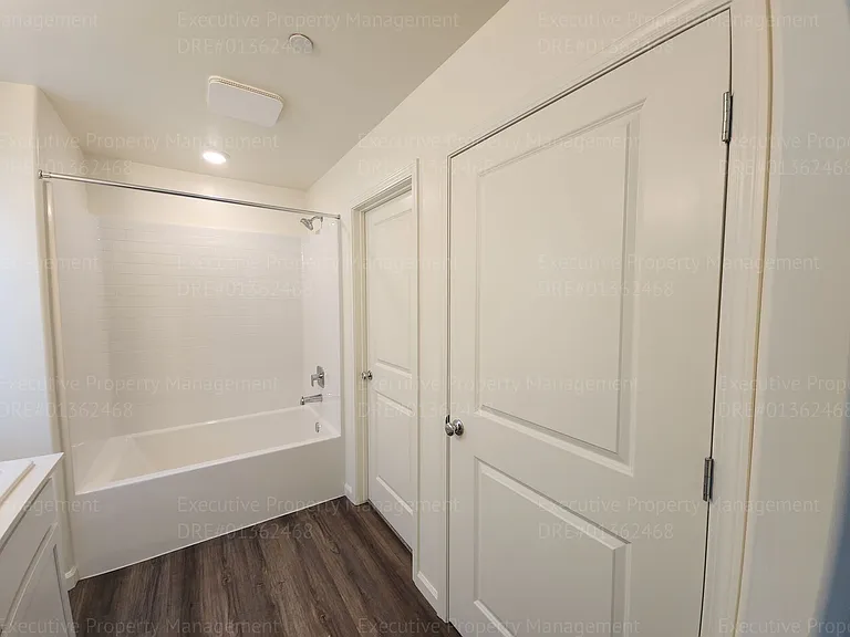 8921 Kemi St — Photo 25