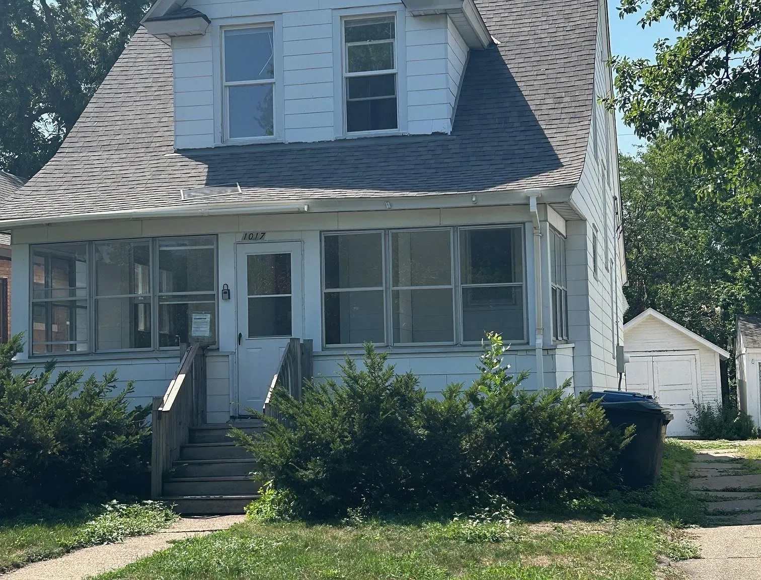 3 bed, 2216 sqft, $1,575 — Photo 1