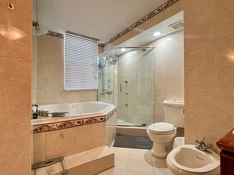 9511 Collins Ave #811 — Photo 11