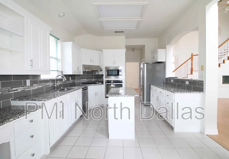3835 Walden Way — Photo 5