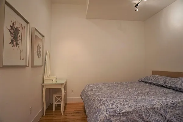 Sold by Weishao Meng LREB | media 4