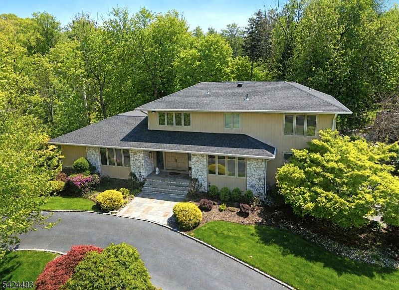 1st image of 47 Cayuga Way