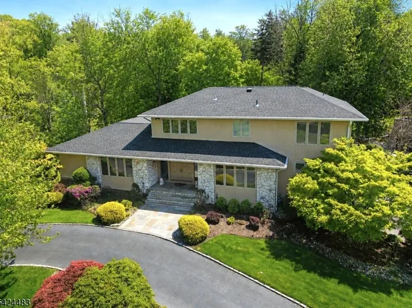 47 Cayuga Way, Millburn Twp., NJ 07078