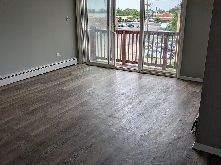 524 N Green Oaks Ct #10 — Photo 2