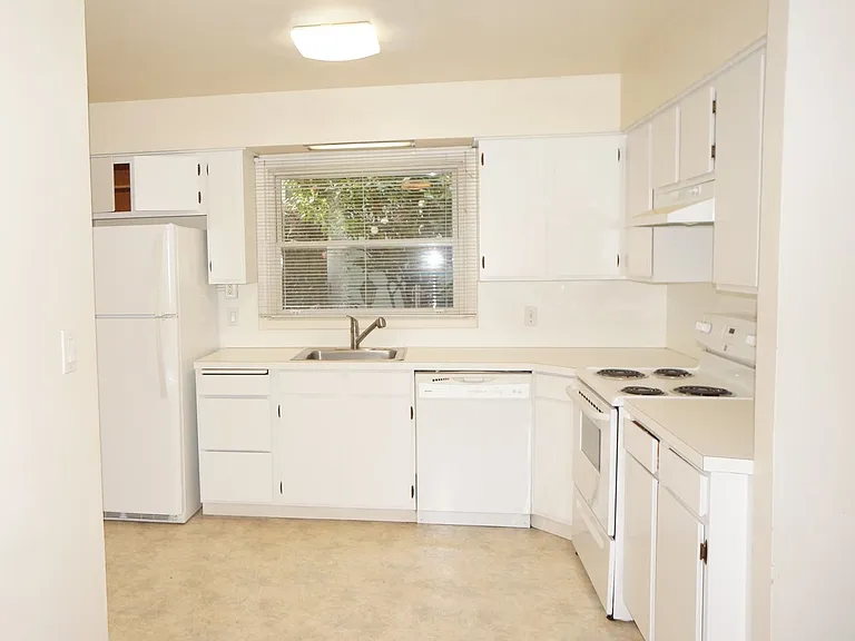 6228 SE Belmont St — Photo 11