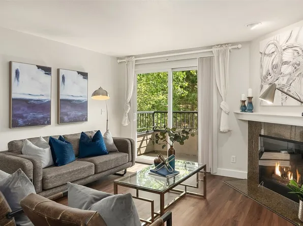 718 Kirkland Cir #301, Kirkland, WA 98033