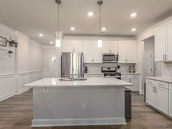 3rd image of 209 Stamm Dr