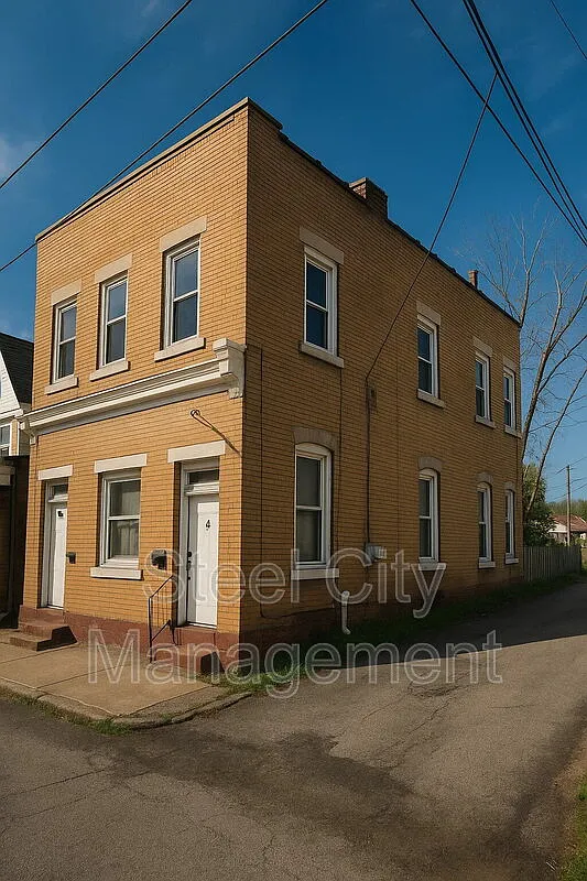 3 bed, 1.0 bath, 900 sqft, $1,450 — Photo 1