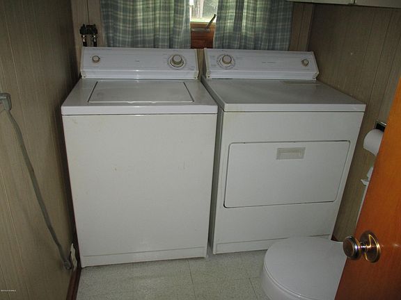 5th image of 21 Whitney Ave