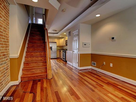 3rd image of 1419 Olive St