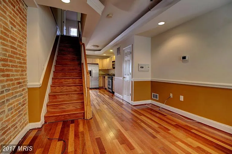 1419 Olive St — Photo 3
