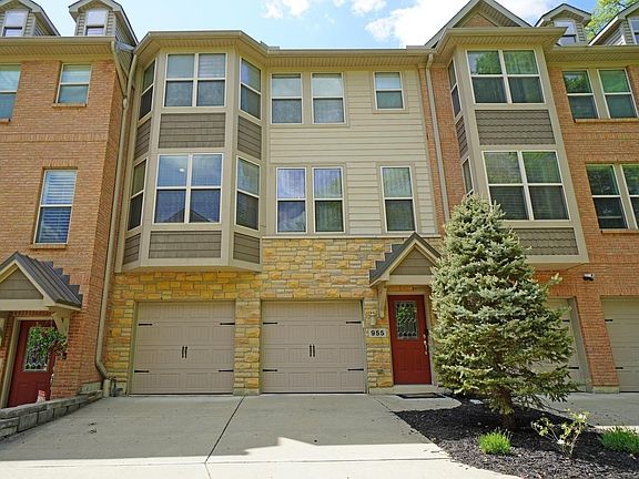 2nd image of 955 Volterra Ln #9