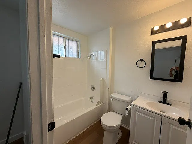 6300 S San Pedro St — Photo 9
