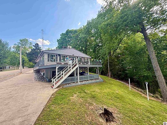 3rd image of 178 Cedar Point Rd