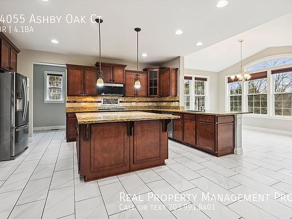 4th image of 24055 Ashby Oak Ct