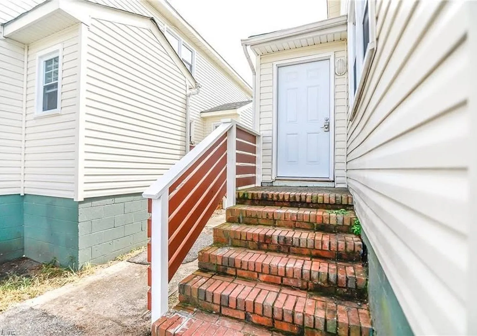 9603 11th Bay Street — Photo 3
