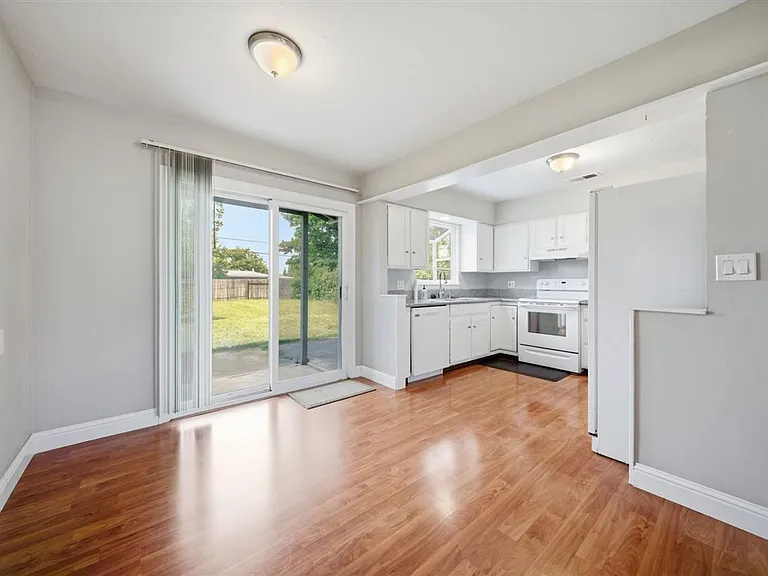 2612 Ribier Way — Photo 7
