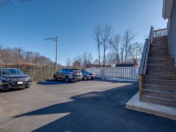3rd image of 47 Ridgedale Ave