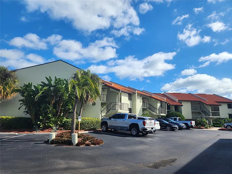 1515 Pinellas Bayway S #17 — Photo 2