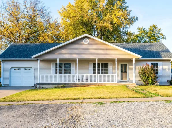 307 E Mason St, La Monte, MO 65337