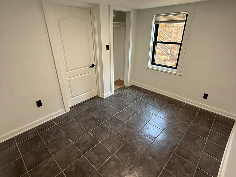 2215 W Cullerton St #1 — Photo 7