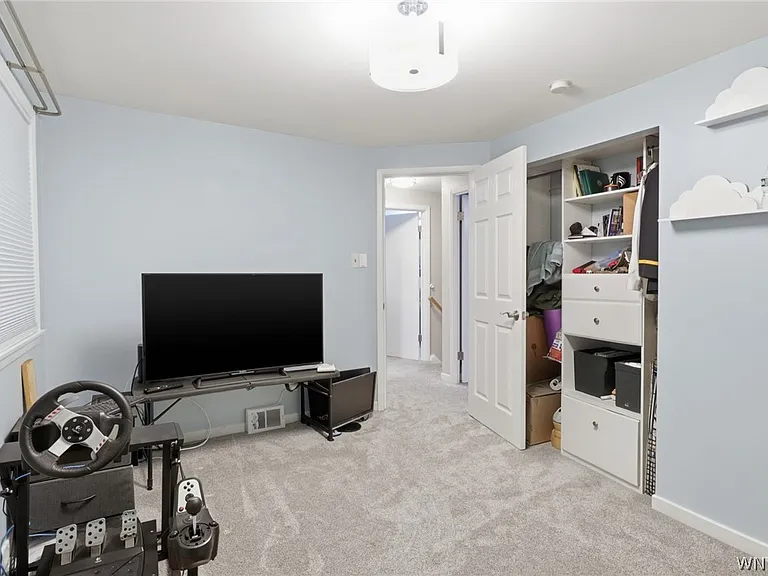 16 Paramount Pkwy — Photo 19