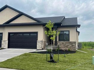 1262 Berkshire Ln, Northliberty, IA 52317