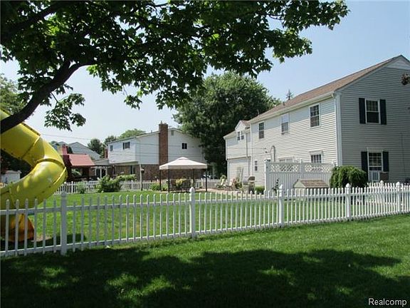 3rd image of 46952 Shiloh Way