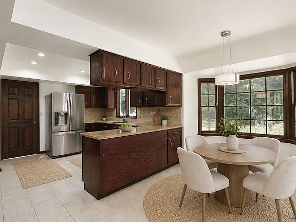 4th image of 1650 Clendenin Ln