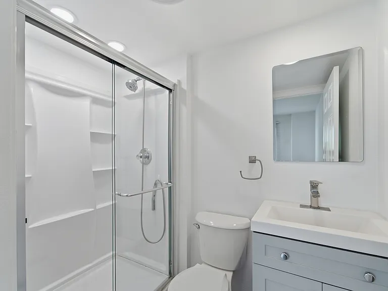 1665 Manning Ave — Photo 14