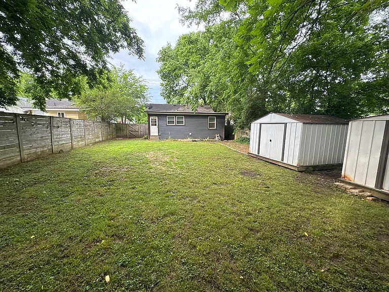 321 Hickory St — Photo 4