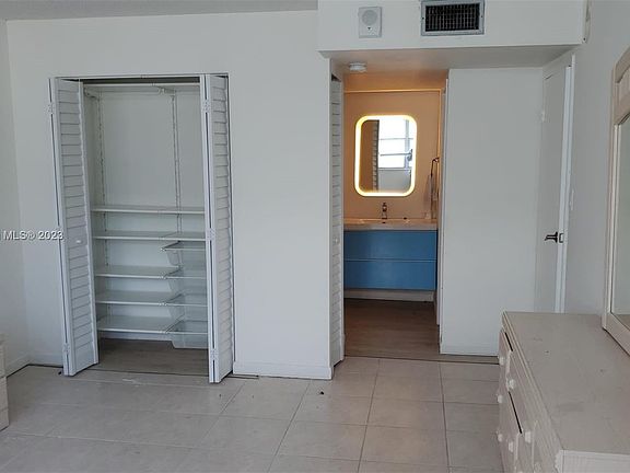 4th image of 16546 NE 26th Ave APT 2A