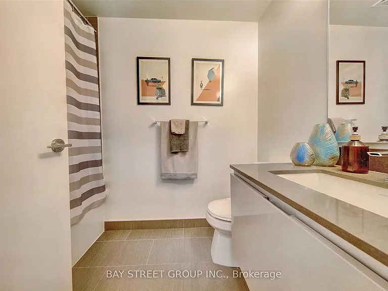 200 Bloor St W #1409 — Photo 26