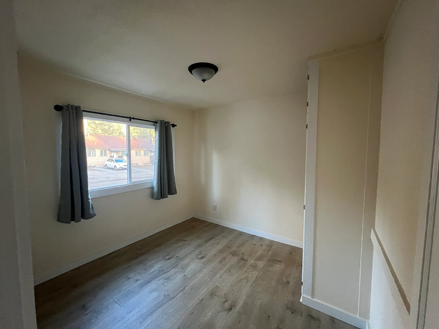 3 bed, $1,400 — Photo 2