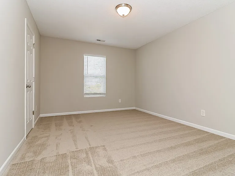 168 Woodcreek Ln — Photo 11