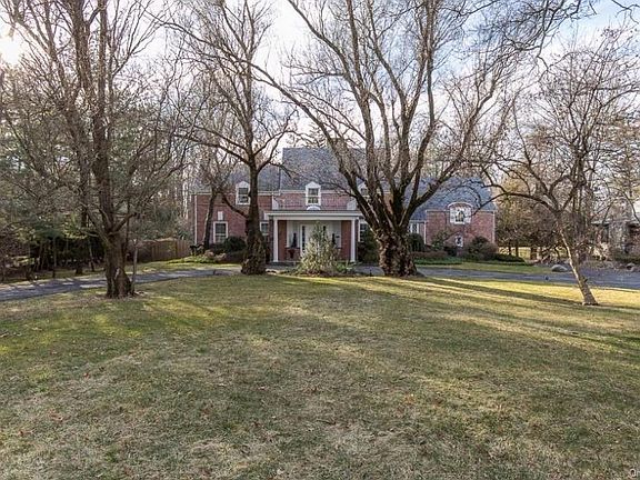 5th image of 25 Morris Ln