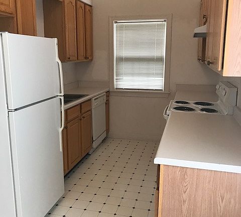 2nd image of 106 Walnut Grove Ct