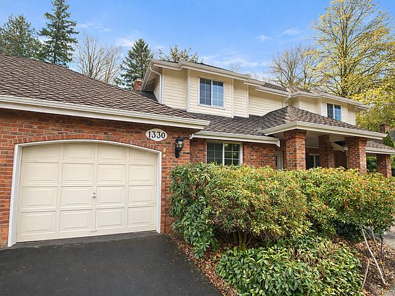 2nd image of 1330 La Forest Dr SE