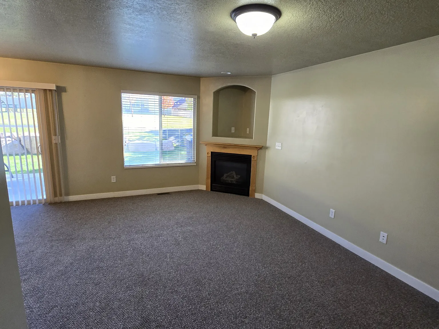 3 Bedroom North Ogden Townhouse! — Photo 2