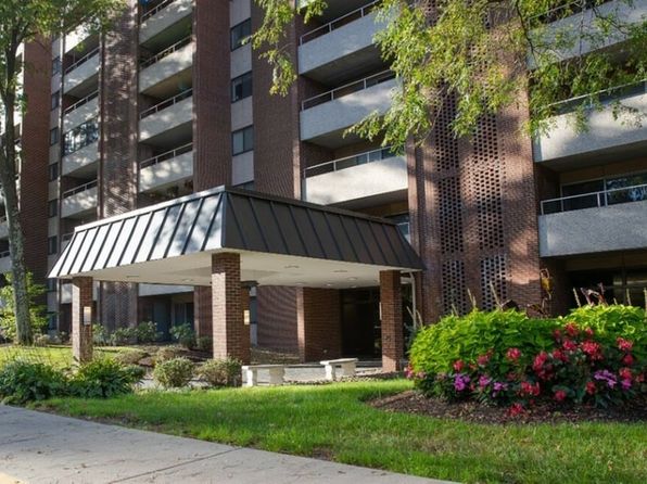 1100 Penn Center Blvd APT 202