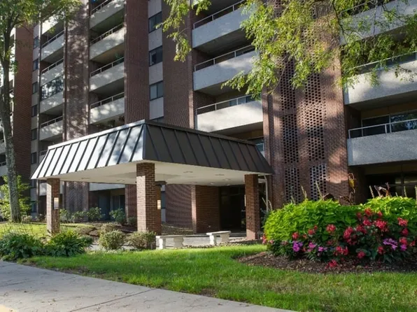 Brentmoor at Penn Center