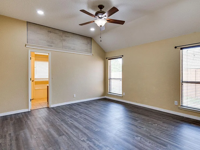 7704 Chandler Ct — Photo 16