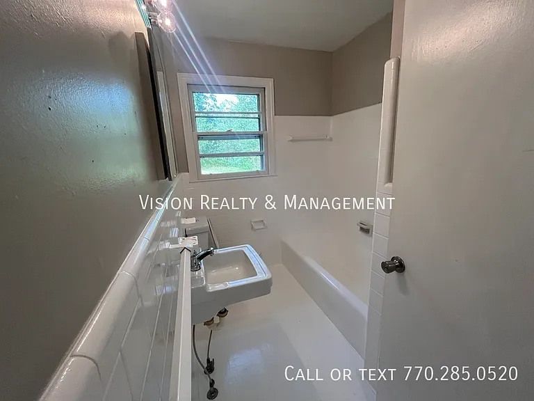 1148 Center St SW — Photo 23