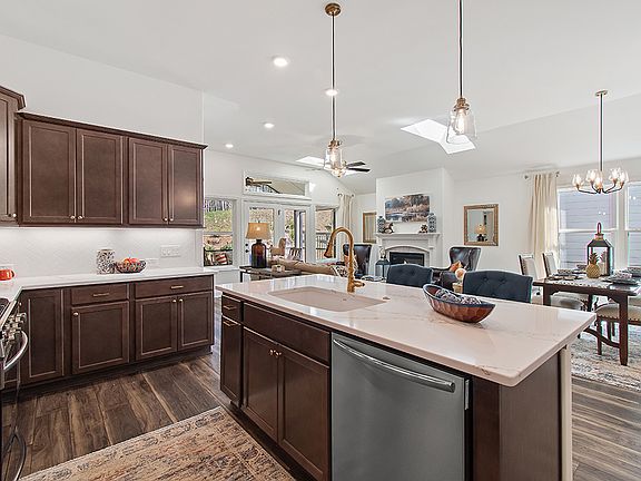 The Ashton Model - Kitchen to Great Room