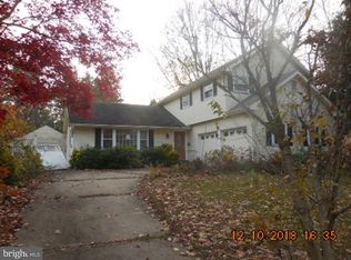 548 S Brentwood Dr, Mount Laurel, NJ 08054