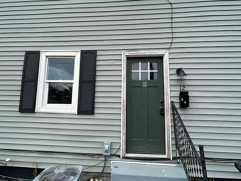 12 Eichel Ave #D — Photo 1